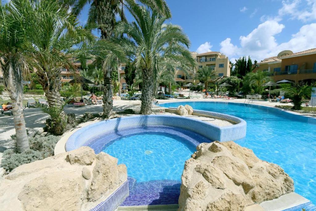 Appartement Limnaria Gardens B à Paphos Extérieur photo