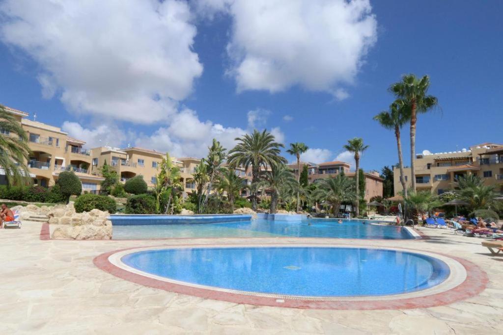 Appartement Limnaria Gardens B à Paphos Extérieur photo