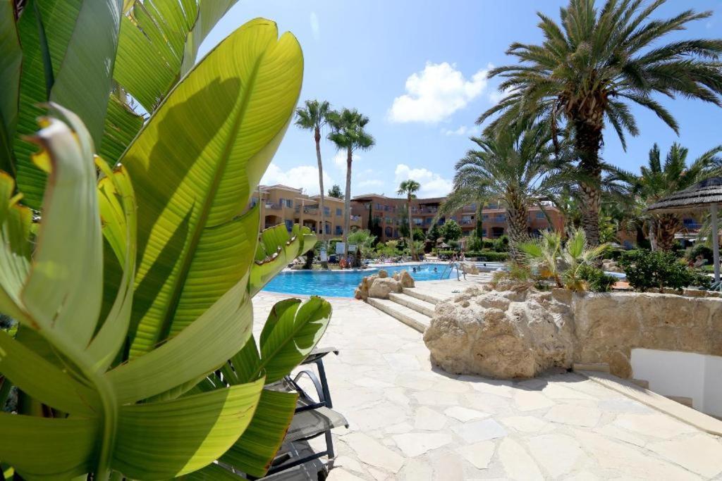 Appartement Limnaria Gardens B à Paphos Extérieur photo