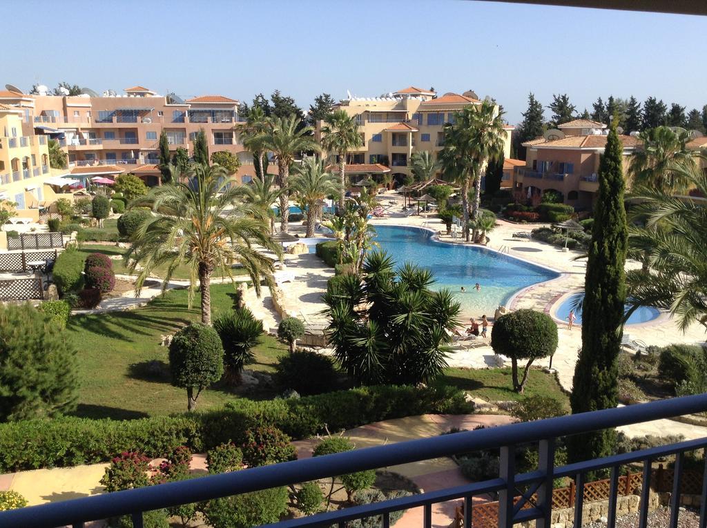 Appartement Limnaria Gardens B à Paphos Extérieur photo